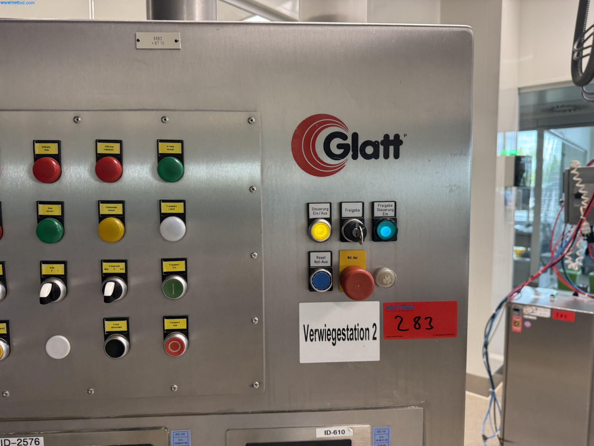 Instalações de produção e embalagem farmacêuticas / Equipamentos de laboratório e operacionais-4