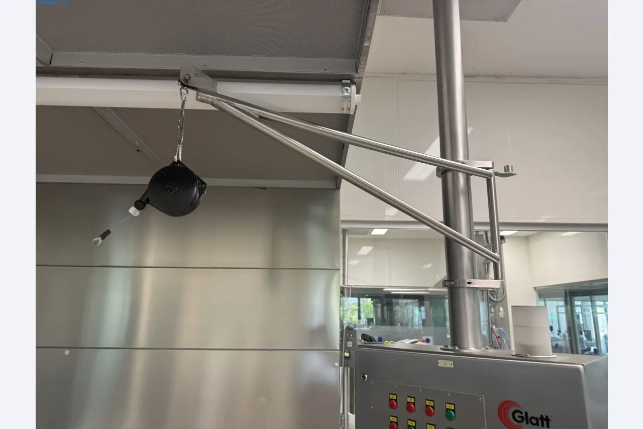 Instalações de produção e embalagem farmacêuticas / Equipamentos de laboratório e operacionais-6