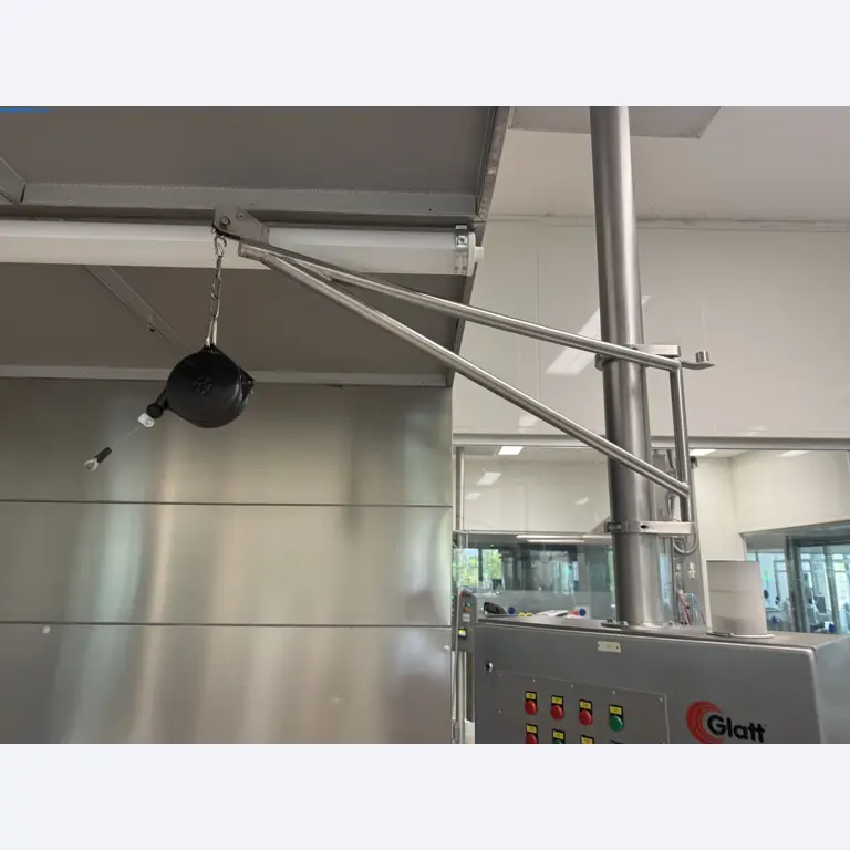 Instalações de produção e embalagem farmacêuticas / Equipamentos de laboratório e operacionais-6