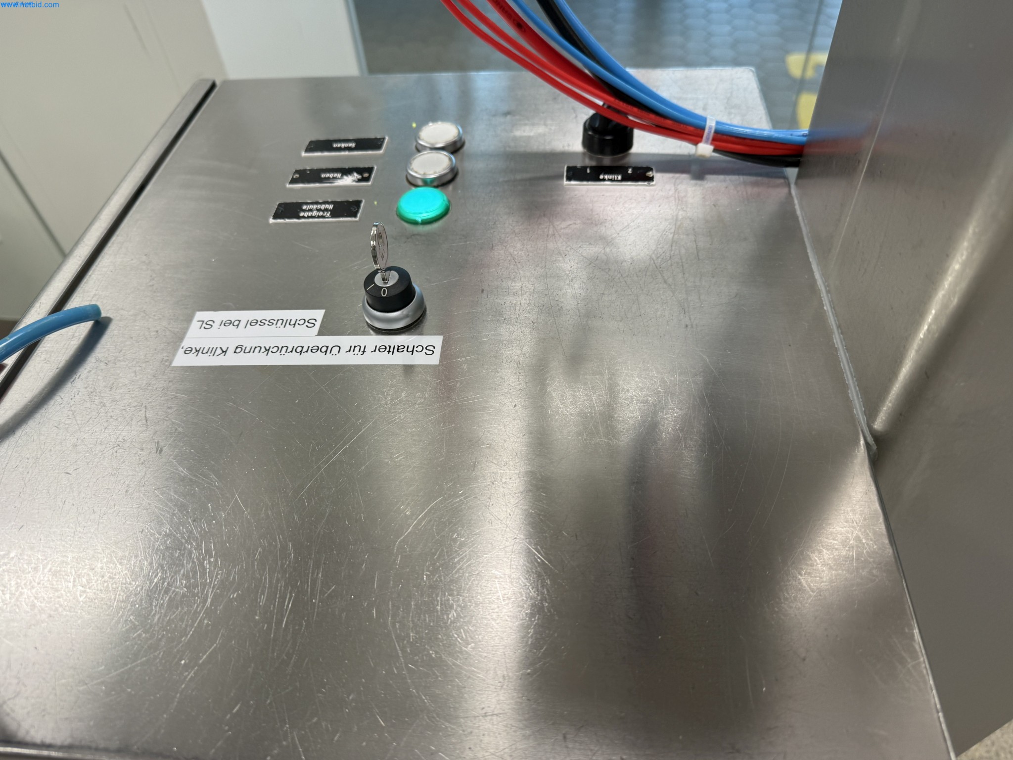 Instalações de produção e embalagem farmacêuticas / Equipamentos de laboratório e operacionais-9