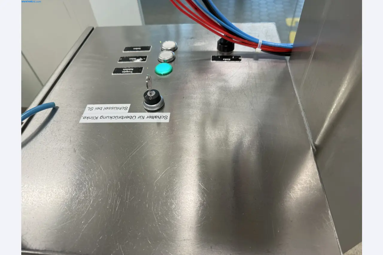 Instalações de produção e embalagem farmacêuticas / Equipamentos de laboratório e operacionais-9