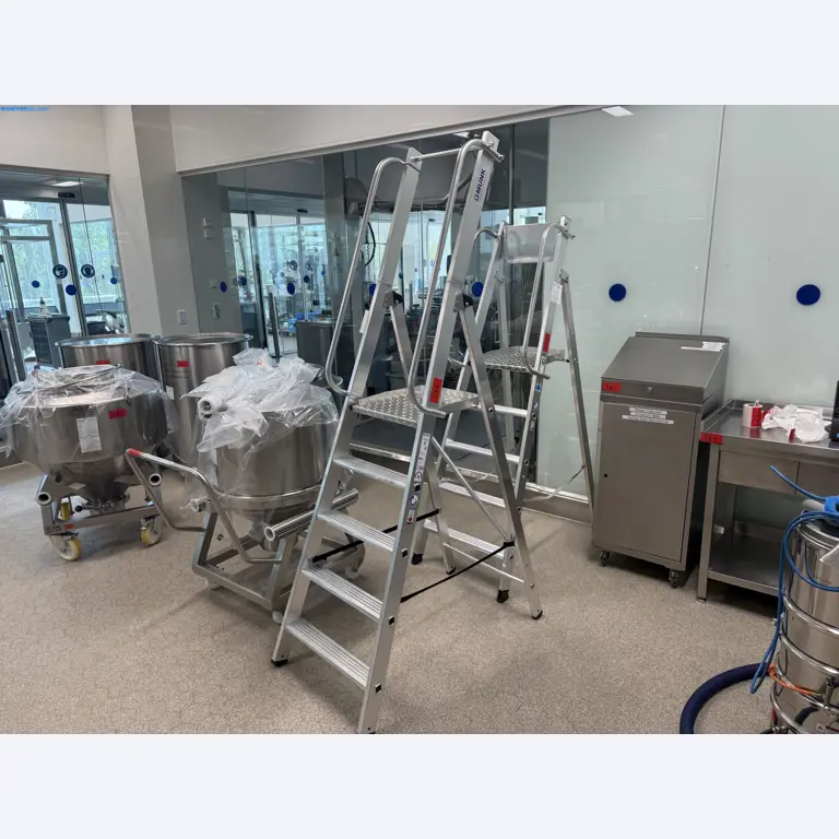 Instalações de produção e embalagem farmacêuticas / Equipamentos de laboratório e operacionais-1