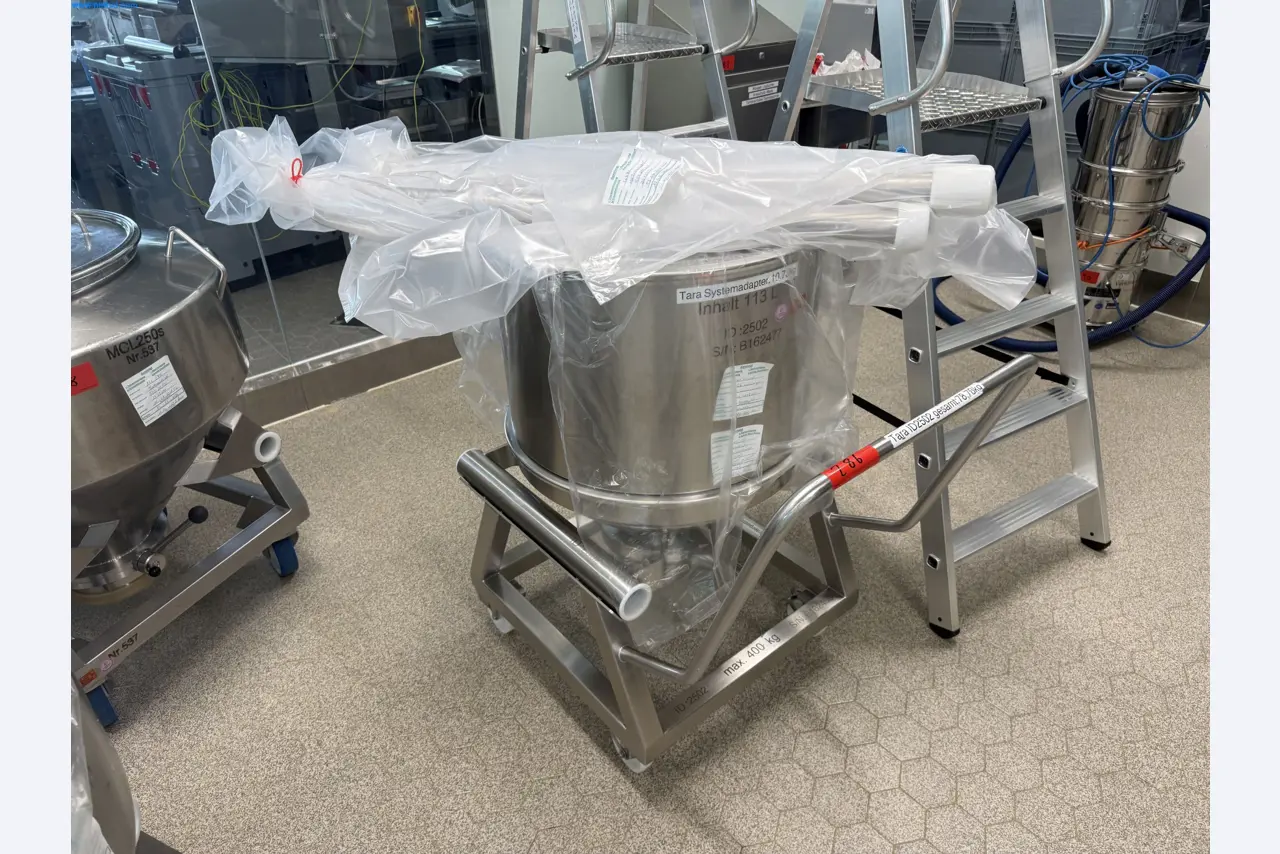 Instalações de produção e embalagem farmacêuticas / Equipamentos de laboratório e operacionais-1