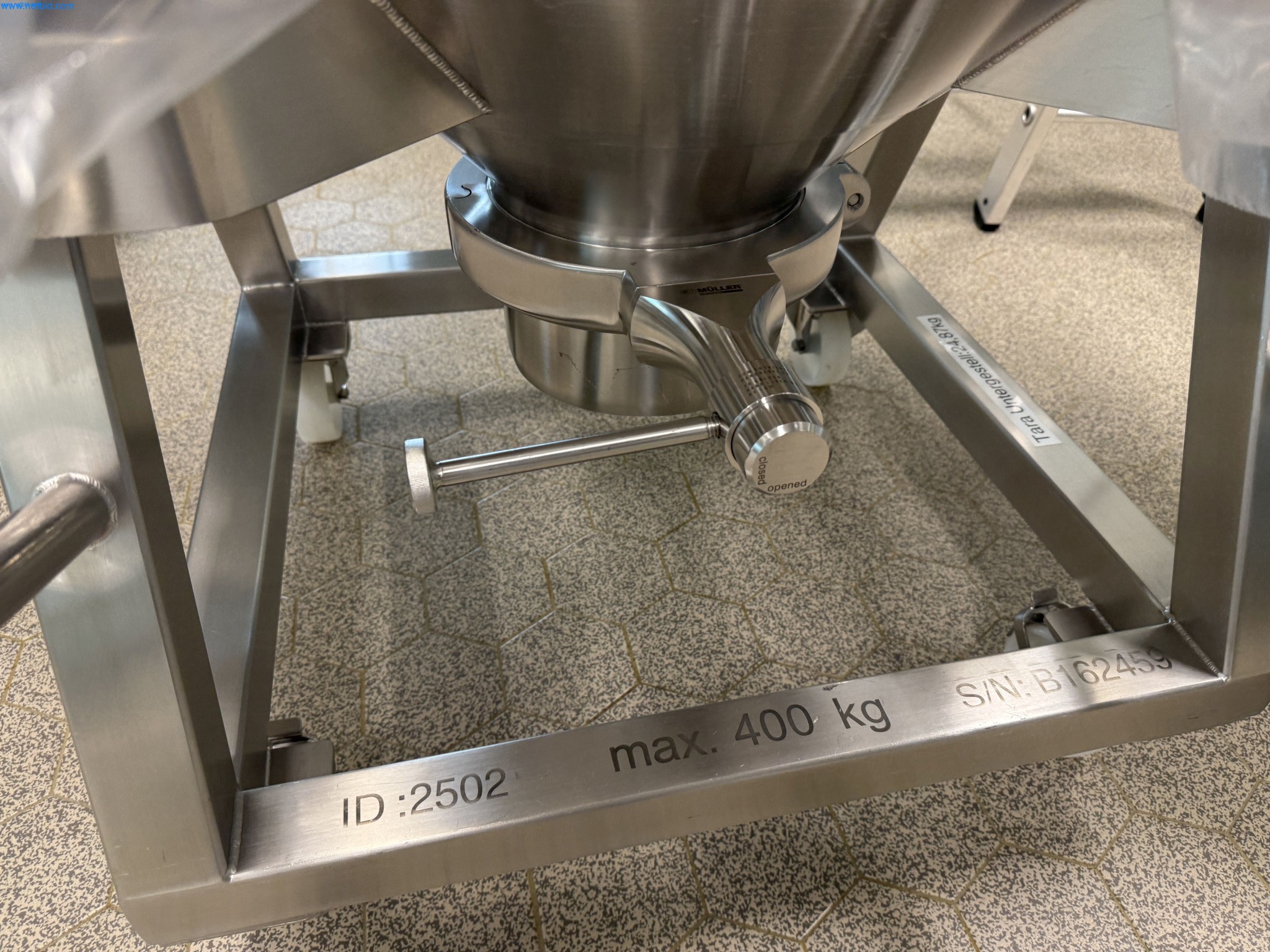 Instalações de produção e embalagem farmacêuticas / Equipamentos de laboratório e operacionais-3