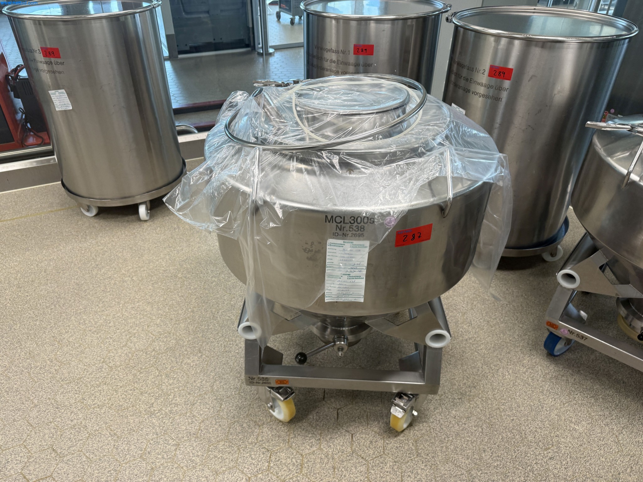 Instalações de produção e embalagem farmacêuticas / Equipamentos de laboratório e operacionais-2