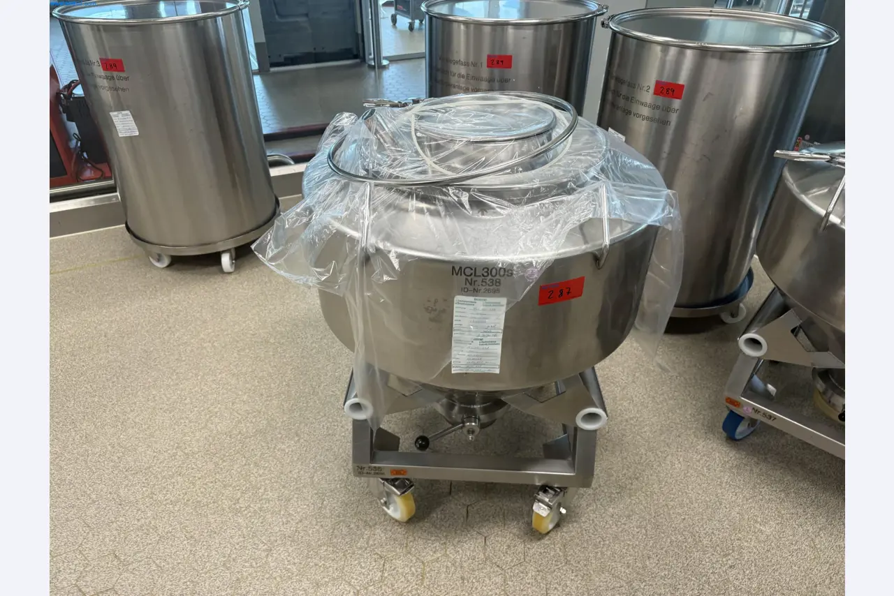 Instalações de produção e embalagem farmacêuticas / Equipamentos de laboratório e operacionais-2