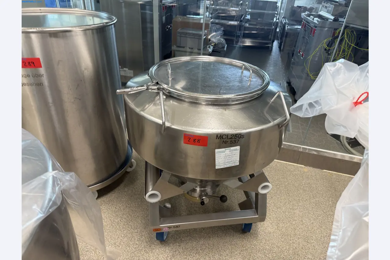 Instalações de produção e embalagem farmacêuticas / Equipamentos de laboratório e operacionais-1