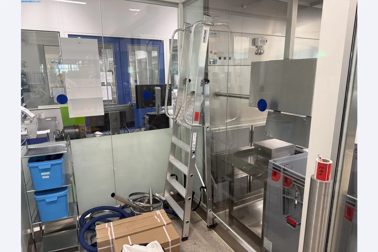 Instalações de produção e embalagem farmacêuticas / Equipamentos de laboratório e operacionais-1