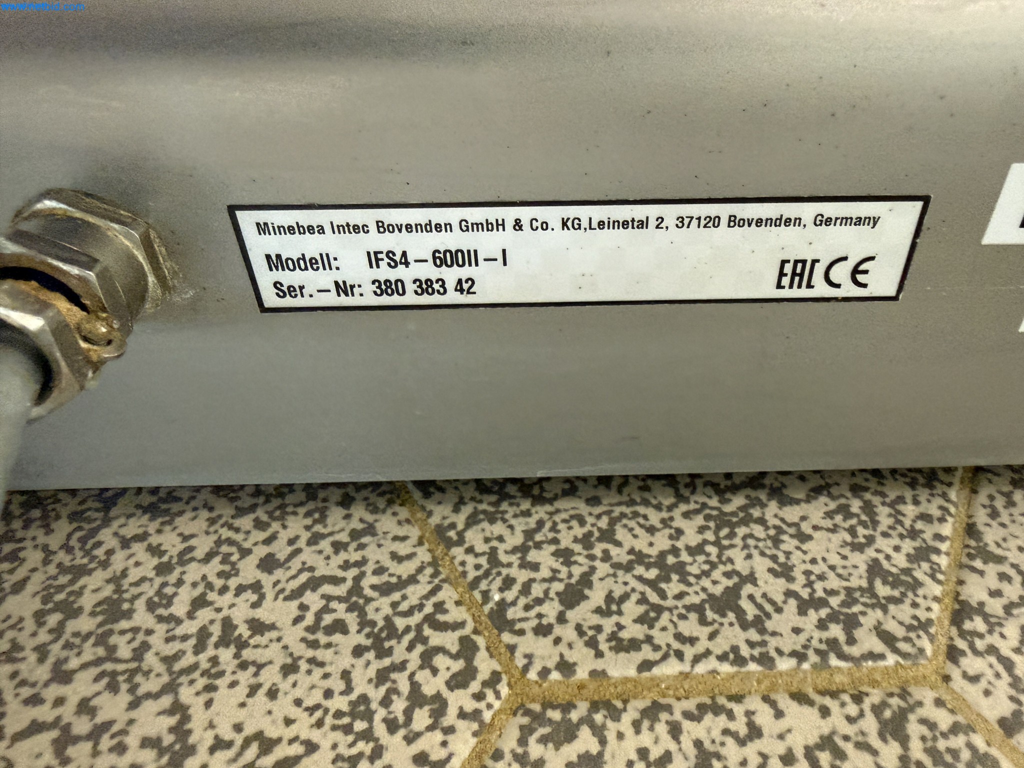 Instalações de produção e embalagem farmacêuticas / Equipamentos de laboratório e operacionais-11