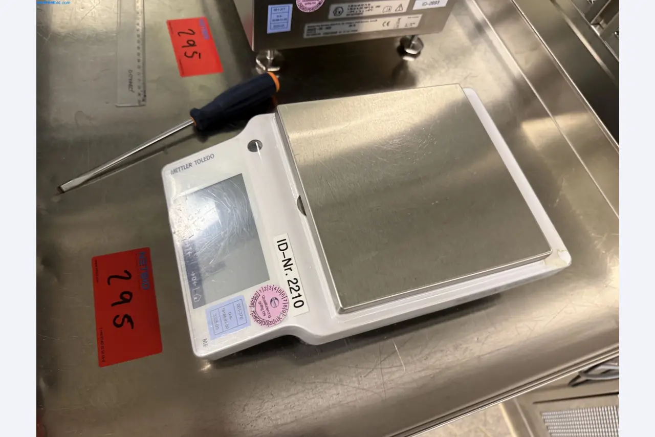 Instalações de produção e embalagem farmacêuticas / Equipamentos de laboratório e operacionais-15