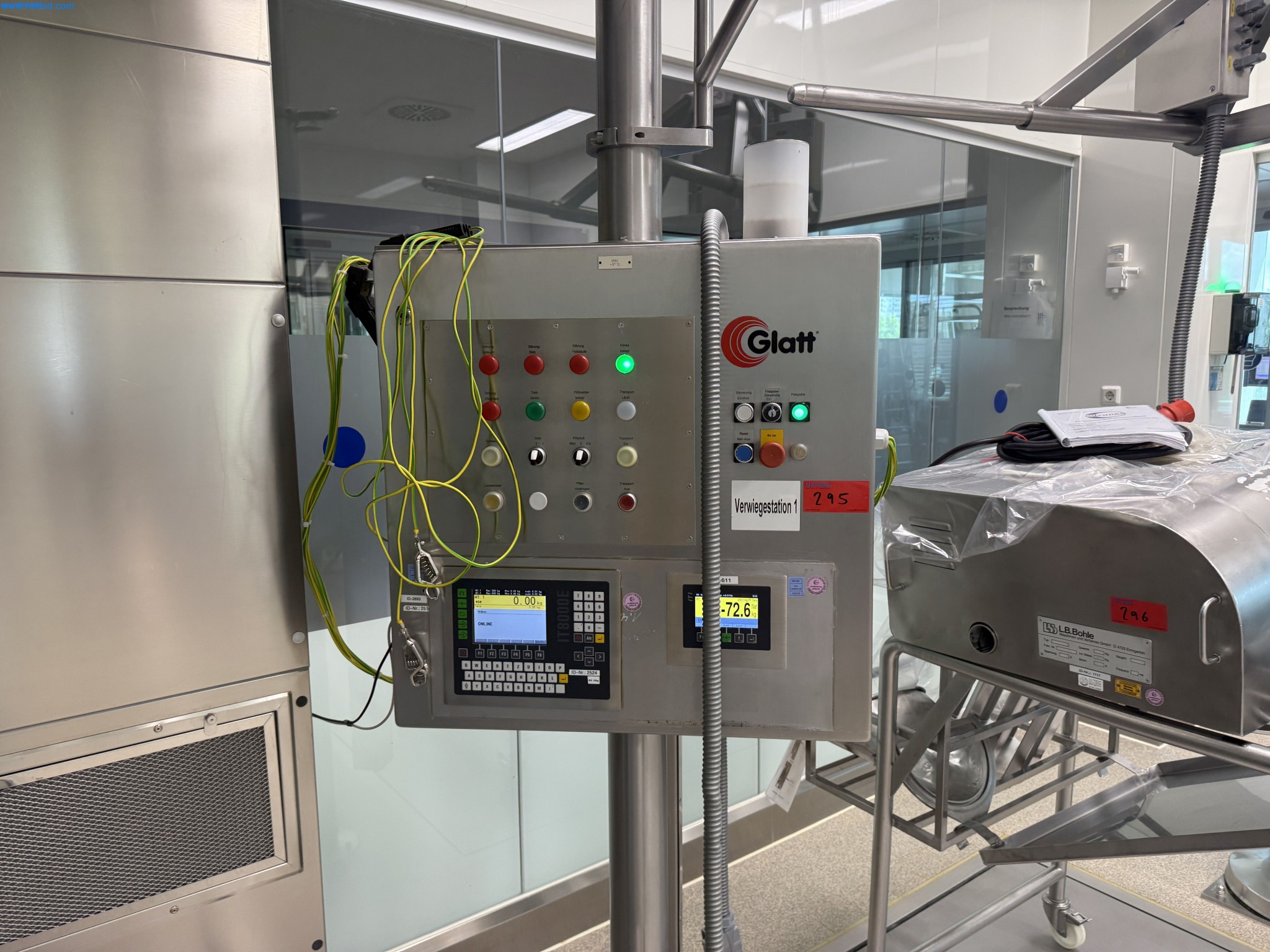 Instalações de produção e embalagem farmacêuticas / Equipamentos de laboratório e operacionais-19