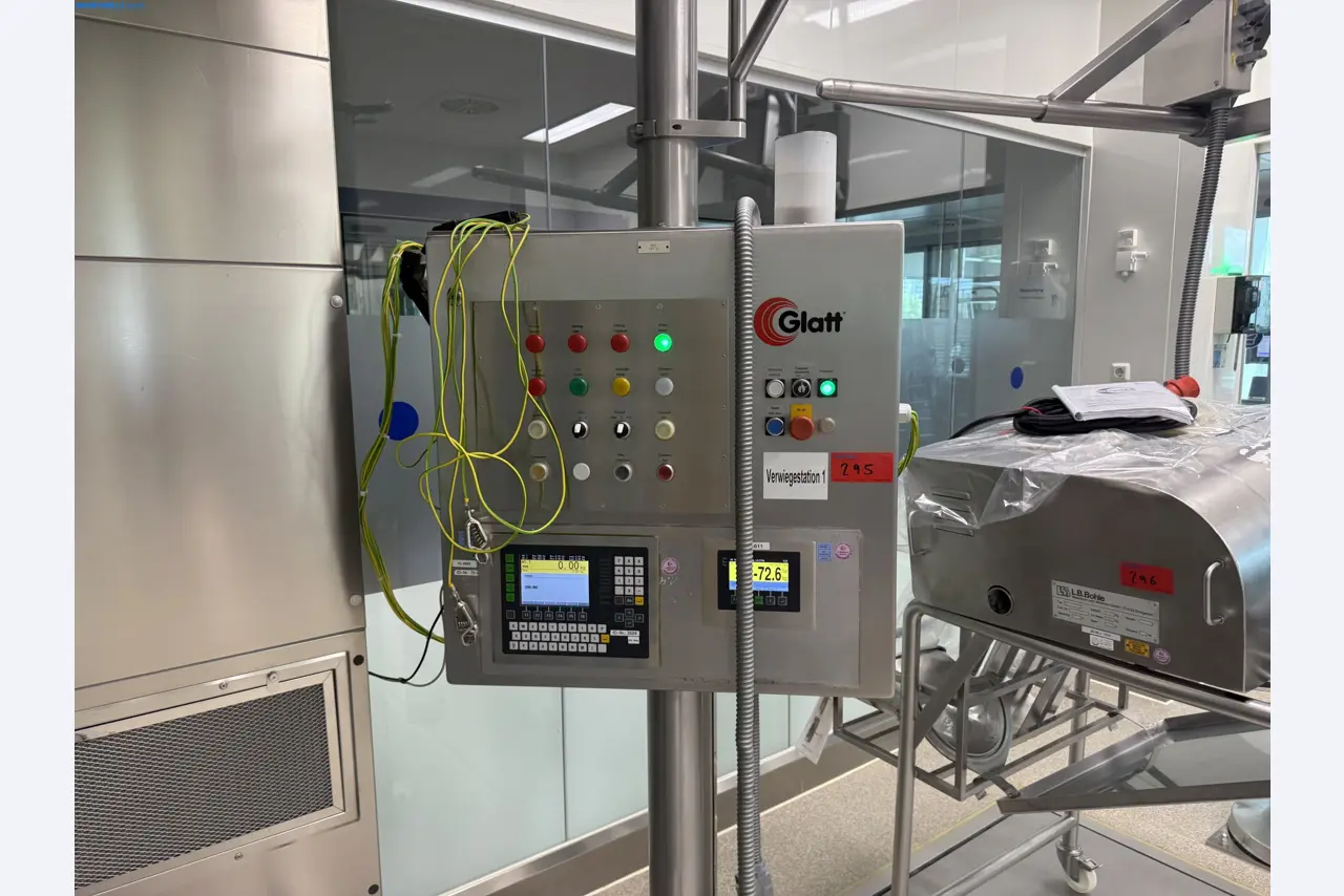 Instalações de produção e embalagem farmacêuticas / Equipamentos de laboratório e operacionais-19