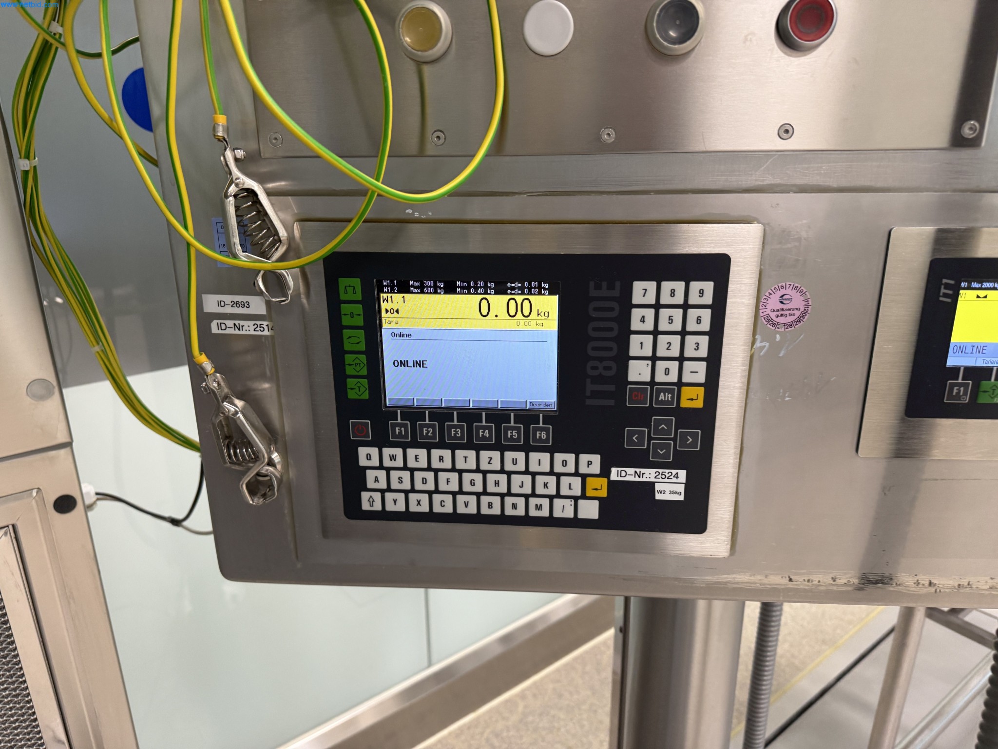 Instalações de produção e embalagem farmacêuticas / Equipamentos de laboratório e operacionais-20