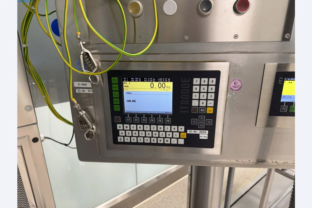 Instalações de produção e embalagem farmacêuticas / Equipamentos de laboratório e operacionais-20