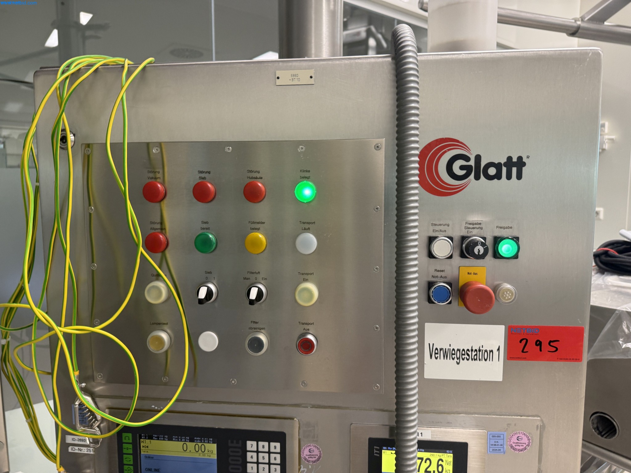 Instalações de produção e embalagem farmacêuticas / Equipamentos de laboratório e operacionais-3