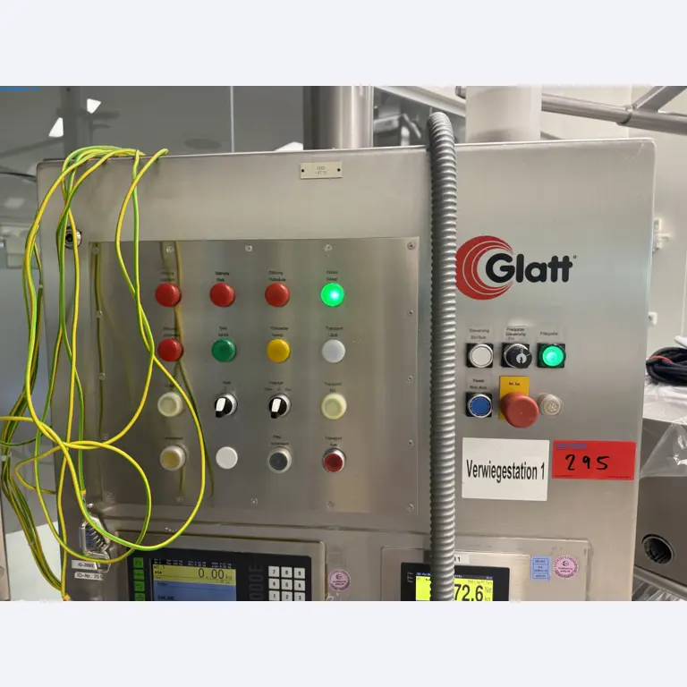 Instalações de produção e embalagem farmacêuticas / Equipamentos de laboratório e operacionais-3