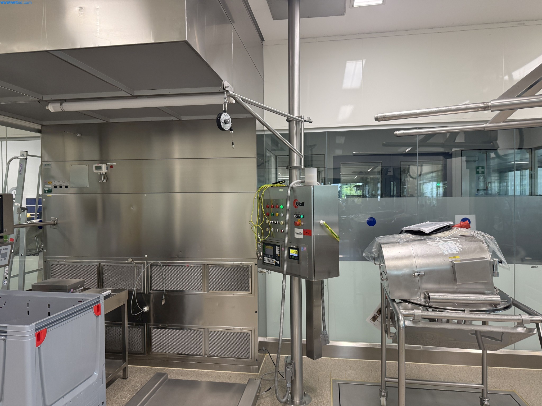Instalações de produção e embalagem farmacêuticas / Equipamentos de laboratório e operacionais-4