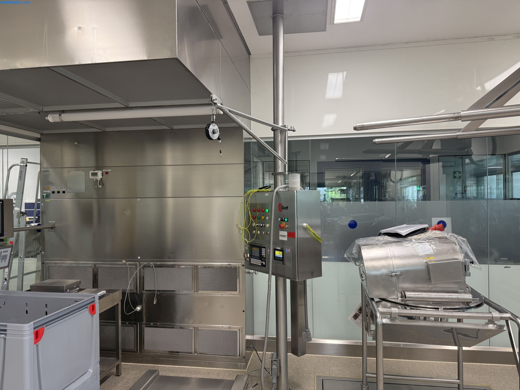 Instalações de produção e embalagem farmacêuticas / Equipamentos de laboratório e operacionais-5