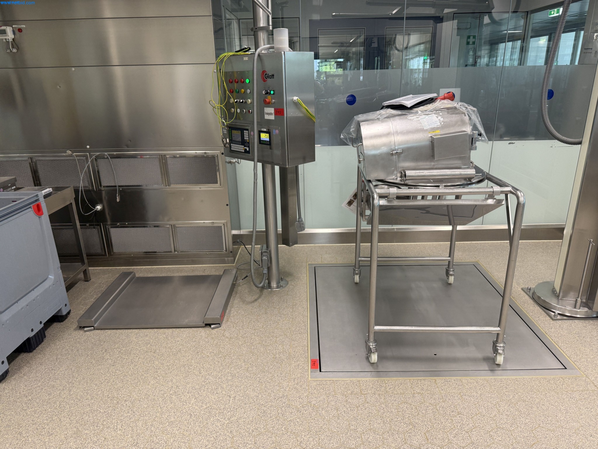 Instalações de produção e embalagem farmacêuticas / Equipamentos de laboratório e operacionais-6