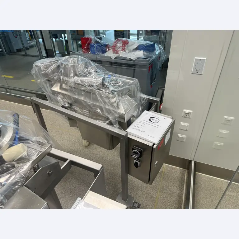 Instalações de produção e embalagem farmacêuticas / Equipamentos de laboratório e operacionais-1
