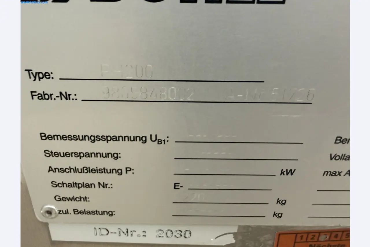 Instalações de produção e embalagem farmacêuticas / Equipamentos de laboratório e operacionais-3