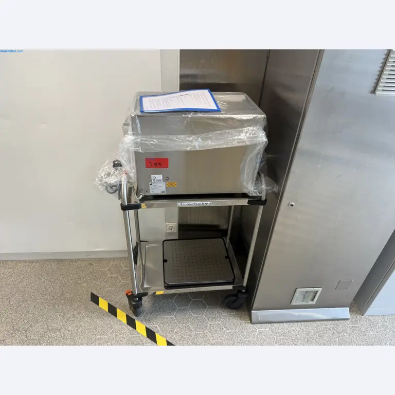 Instalações de produção e embalagem farmacêuticas / Equipamentos de laboratório e operacionais-1