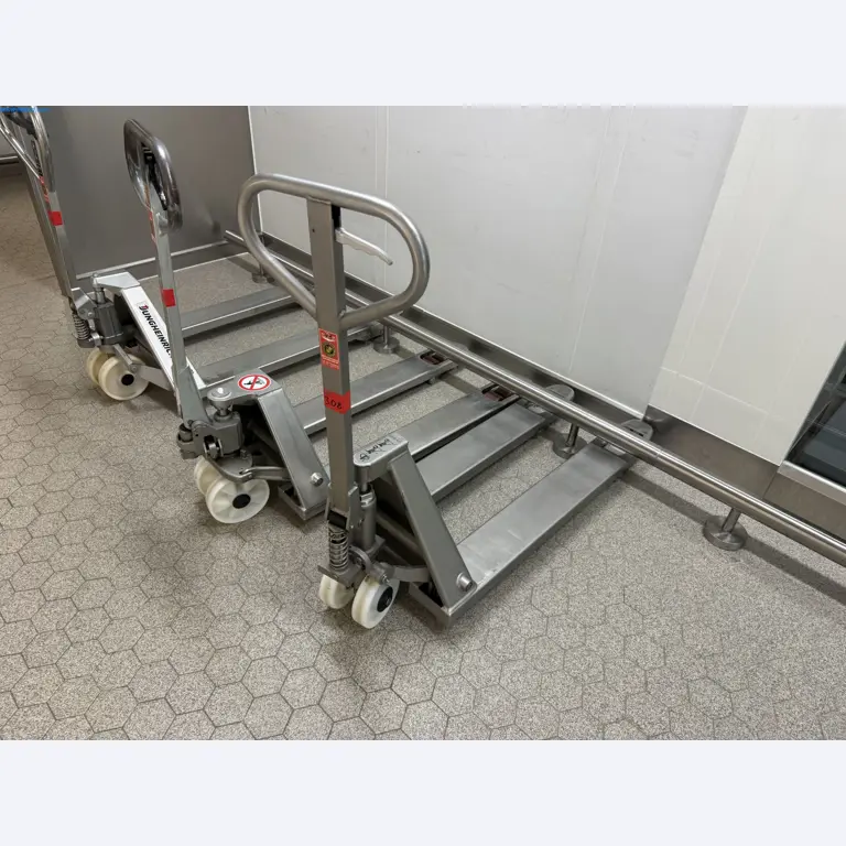 Instalações de produção e embalagem farmacêuticas / Equipamentos de laboratório e operacionais-1