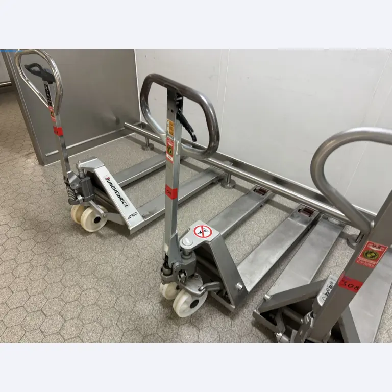 Instalações de produção e embalagem farmacêuticas / Equipamentos de laboratório e operacionais-1