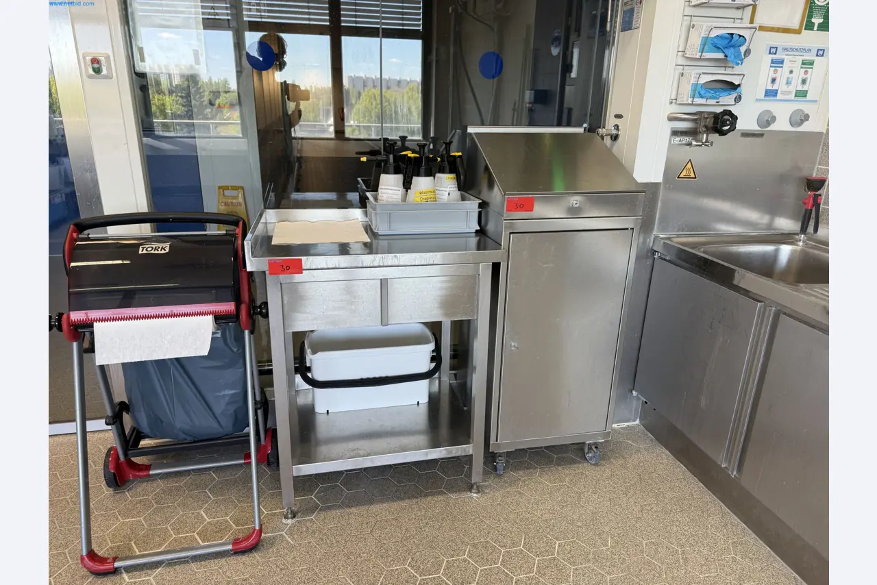 Instalações de produção e embalagem farmacêuticas / Equipamentos de laboratório e operacionais-1