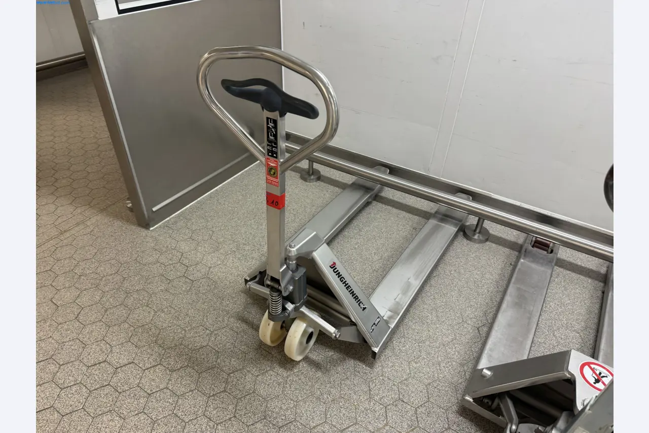 Instalações de produção e embalagem farmacêuticas / Equipamentos de laboratório e operacionais-1