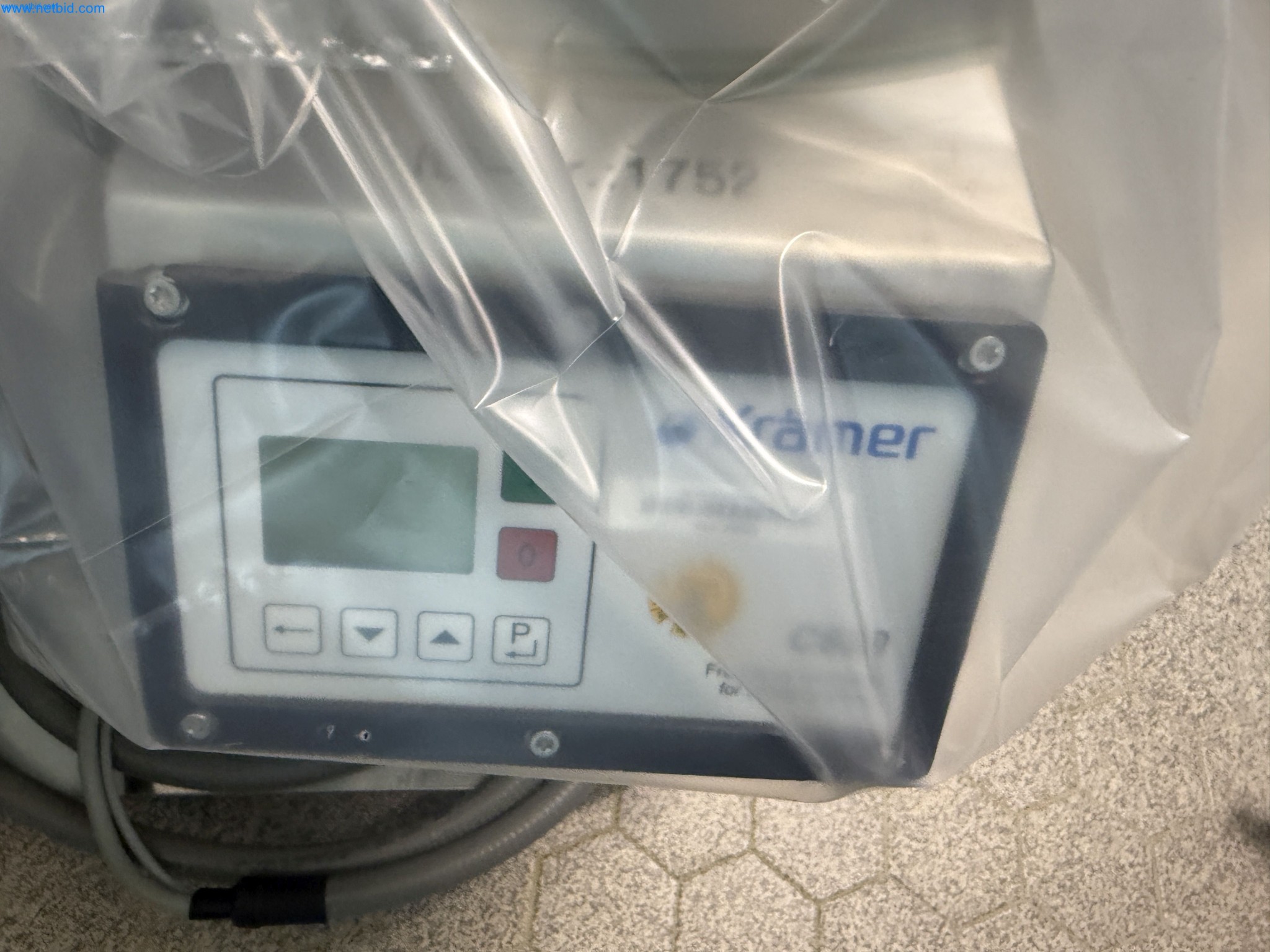 Instalações de produção e embalagem farmacêuticas / Equipamentos de laboratório e operacionais-2