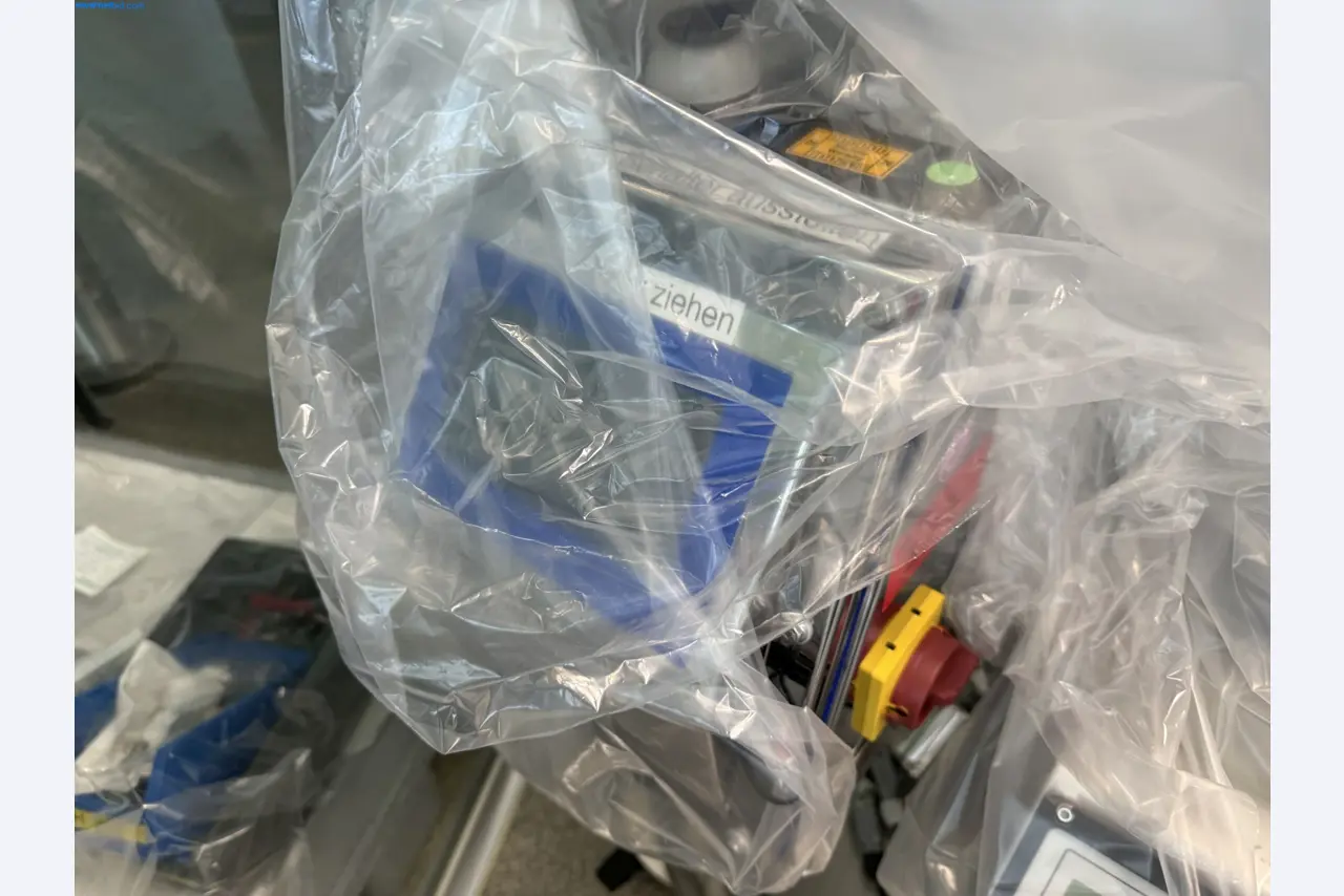 Instalações de produção e embalagem farmacêuticas / Equipamentos de laboratório e operacionais-3