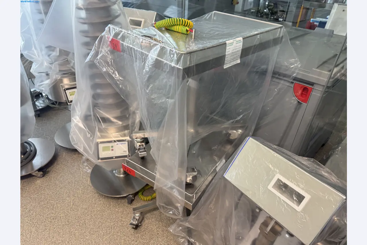 Instalações de produção e embalagem farmacêuticas / Equipamentos de laboratório e operacionais-1