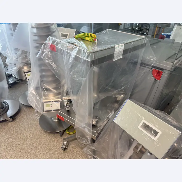 Instalações de produção e embalagem farmacêuticas / Equipamentos de laboratório e operacionais-1