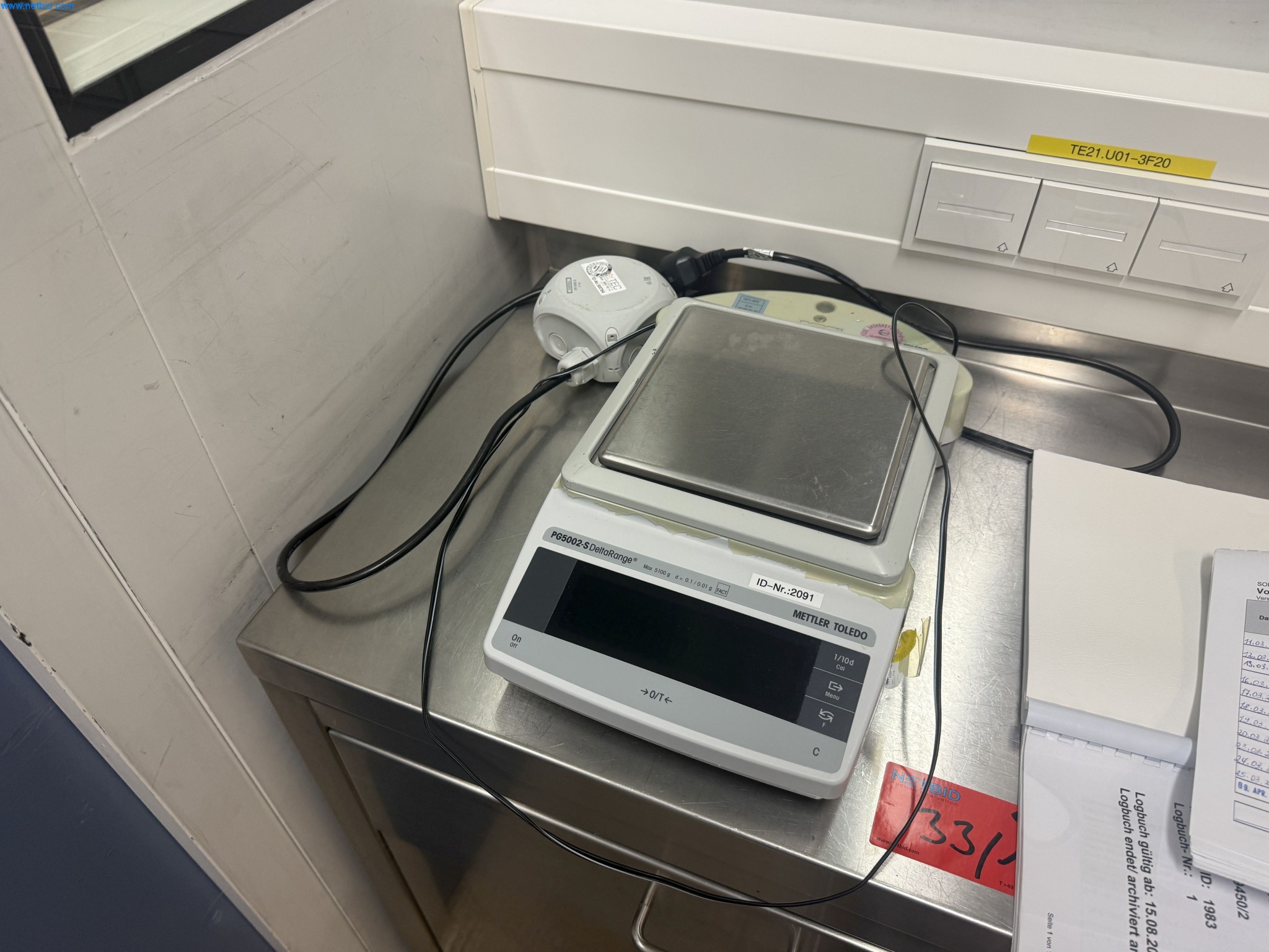 Instalações de produção e embalagem farmacêuticas / Equipamentos de laboratório e operacionais-2