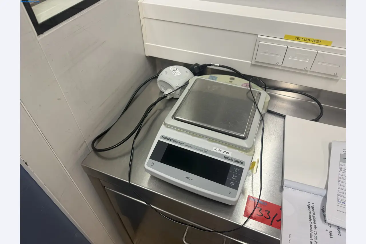 Instalações de produção e embalagem farmacêuticas / Equipamentos de laboratório e operacionais-2