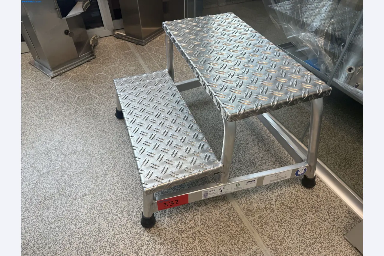 Instalações de produção e embalagem farmacêuticas / Equipamentos de laboratório e operacionais-1