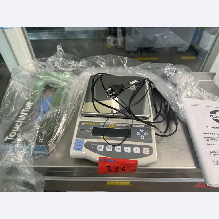 Instalações de produção e embalagem farmacêuticas / Equipamentos de laboratório e operacionais-1