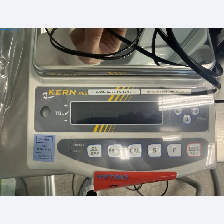 Instalações de produção e embalagem farmacêuticas / Equipamentos de laboratório e operacionais-2