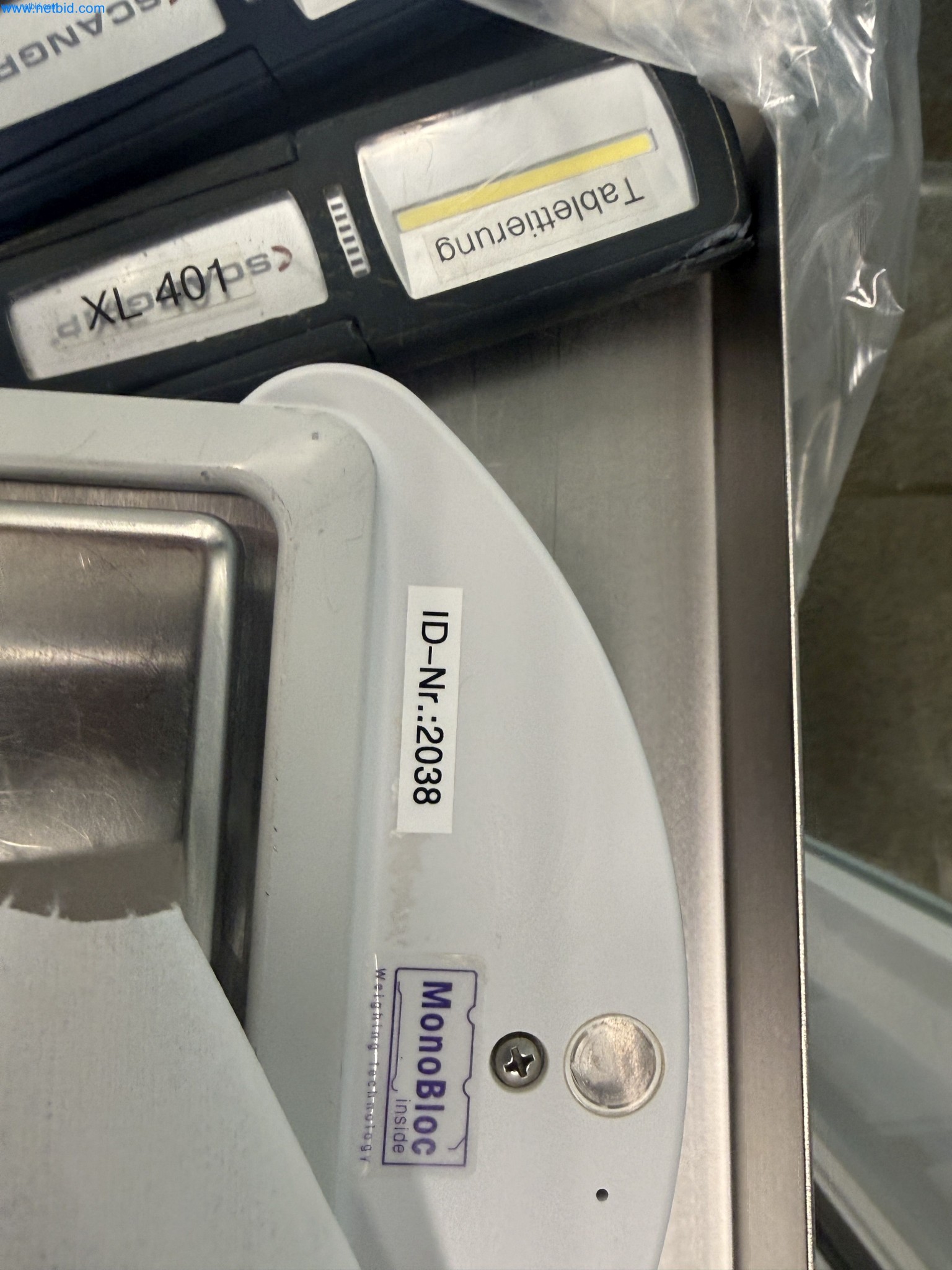 Instalações de produção e embalagem farmacêuticas / Equipamentos de laboratório e operacionais-3
