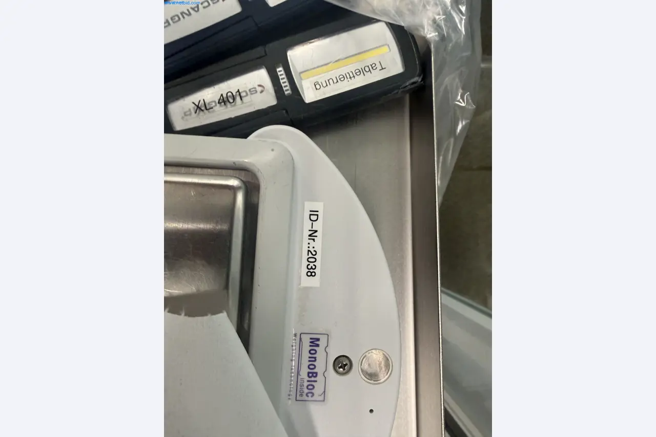 Instalações de produção e embalagem farmacêuticas / Equipamentos de laboratório e operacionais-3