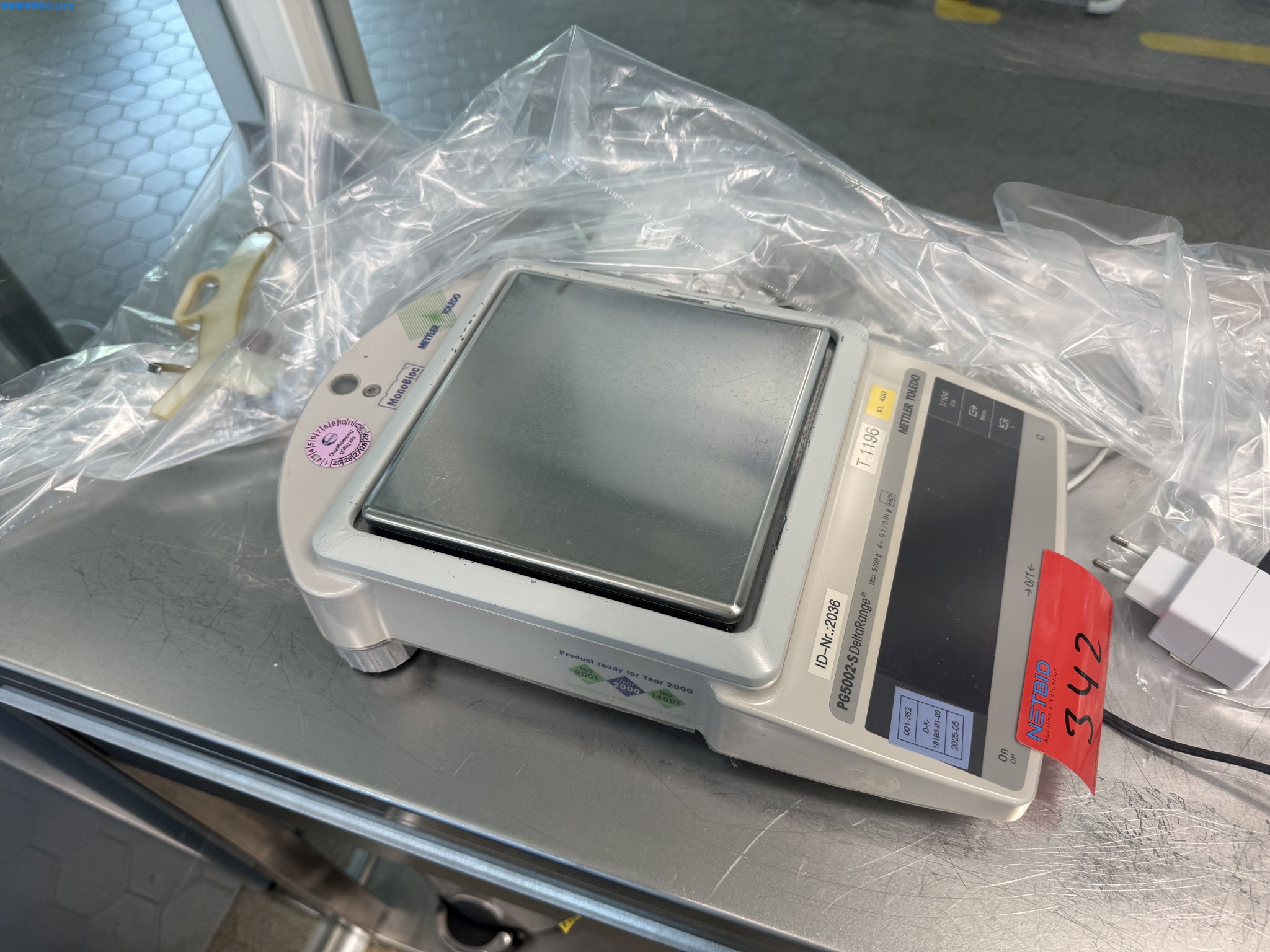 Instalações de produção e embalagem farmacêuticas / Equipamentos de laboratório e operacionais-2