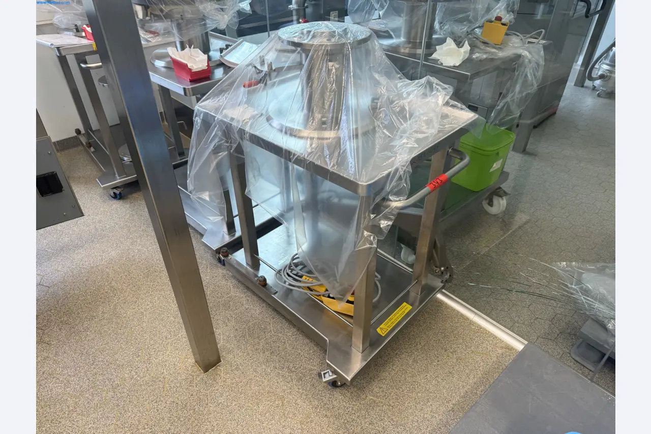Instalações de produção e embalagem farmacêuticas / Equipamentos de laboratório e operacionais-1