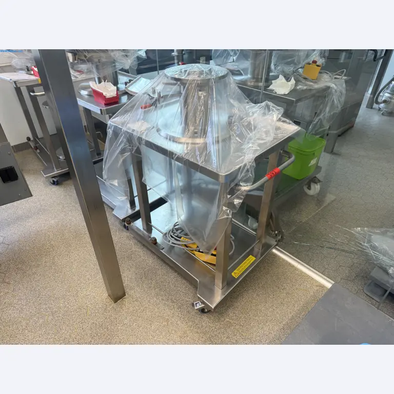 Instalações de produção e embalagem farmacêuticas / Equipamentos de laboratório e operacionais-1
