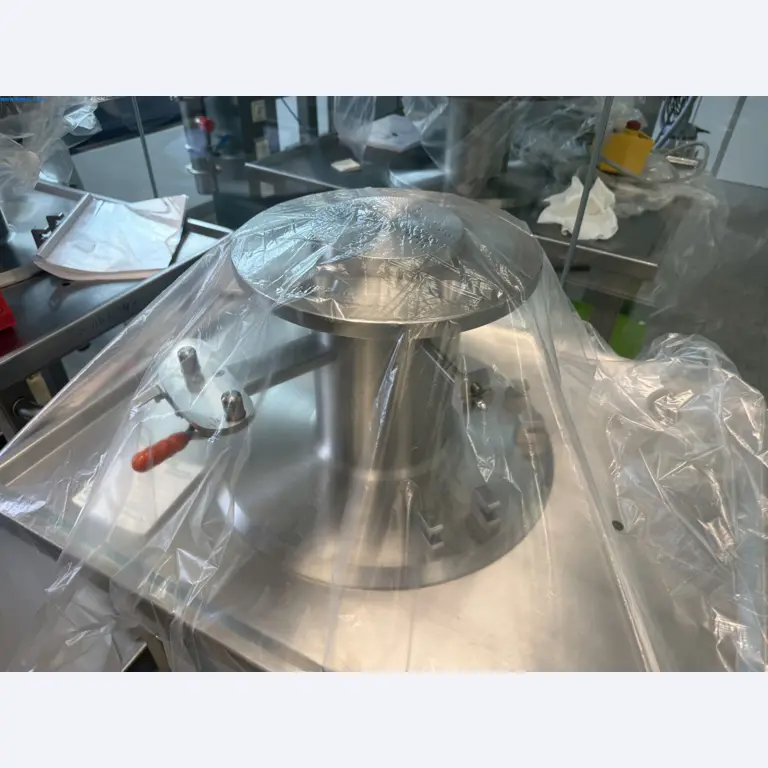Instalações de produção e embalagem farmacêuticas / Equipamentos de laboratório e operacionais-2