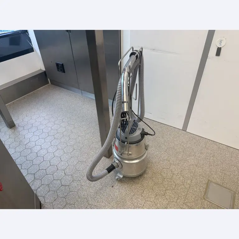 Instalações de produção e embalagem farmacêuticas / Equipamentos de laboratório e operacionais-1