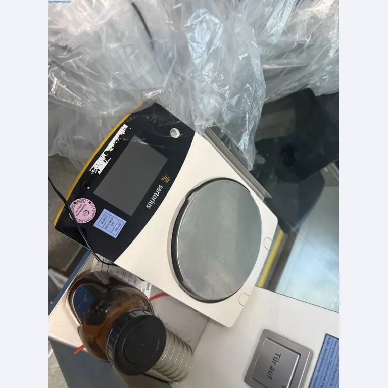 Instalações de produção e embalagem farmacêuticas / Equipamentos de laboratório e operacionais-1
