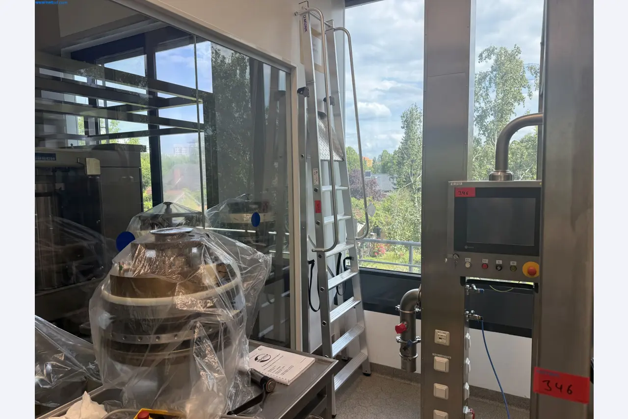 Instalações de produção e embalagem farmacêuticas / Equipamentos de laboratório e operacionais-1