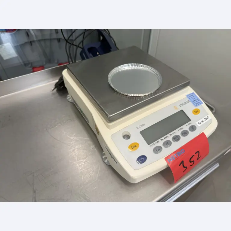 Instalações de produção e embalagem farmacêuticas / Equipamentos de laboratório e operacionais-1