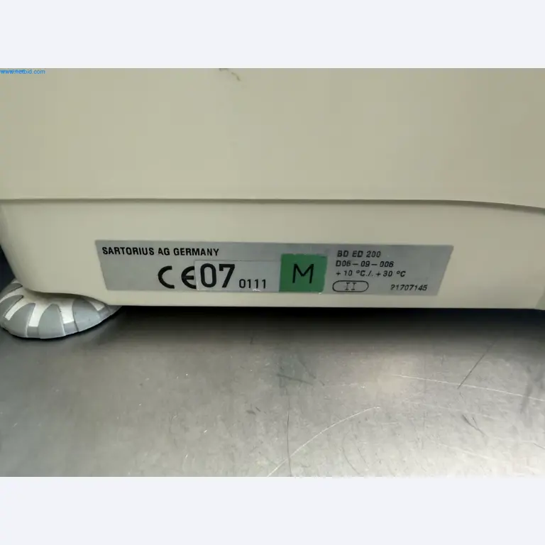 Instalações de produção e embalagem farmacêuticas / Equipamentos de laboratório e operacionais-2